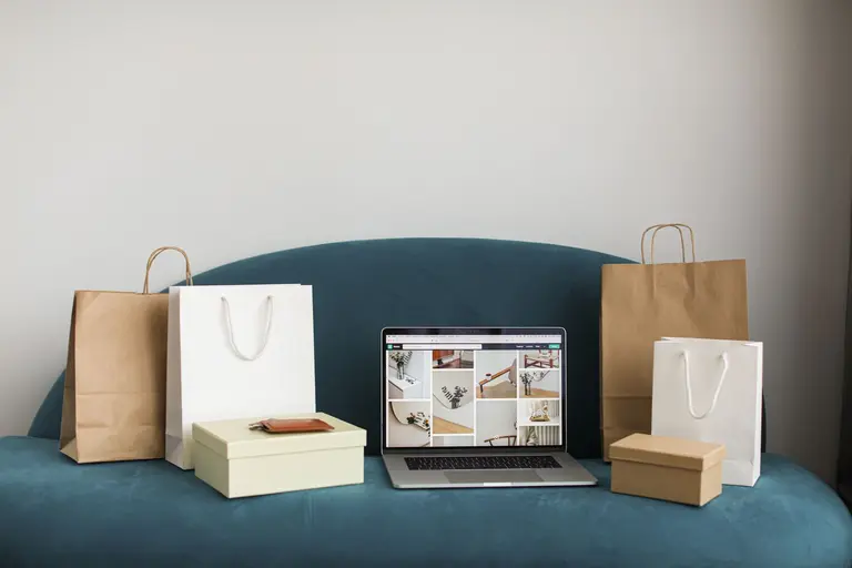 Çevrim içi mağaza siparişleri ve e-ticaret paketleri